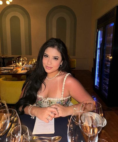 Cinthia Cruz free star image