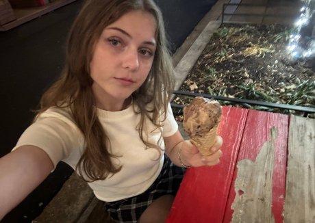 Nefffss model nude photo