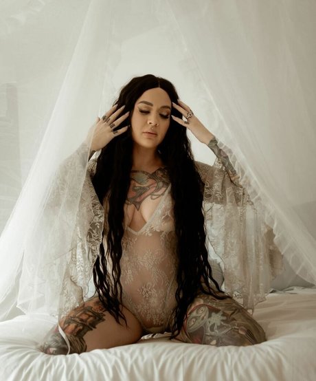 Megs v2 art star pic