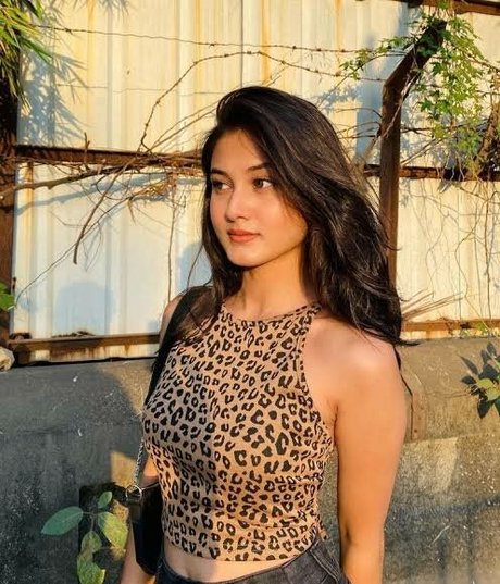 Aayushi Verma pretty model photo