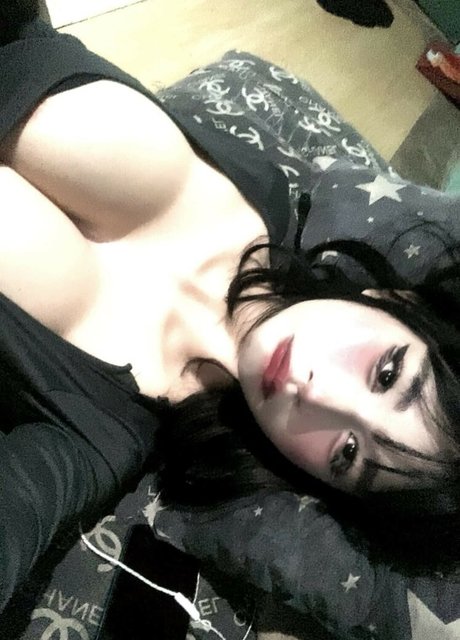 Riya Alvaro erotic star img