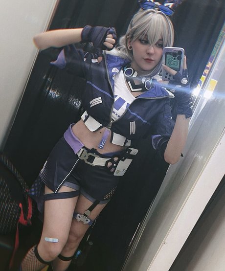 Yuunyu model porn picture