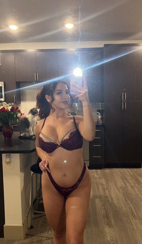 ciara veeee model perfect pictures