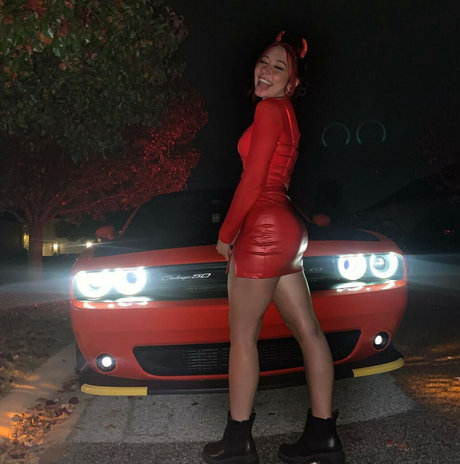 Allie Irvin model high quality img