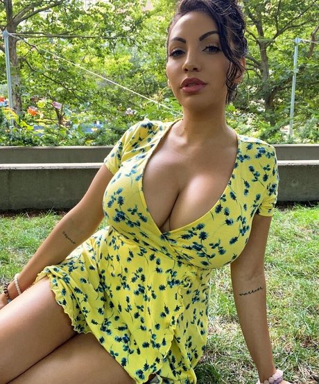 Crueltyfreecurves hd model images