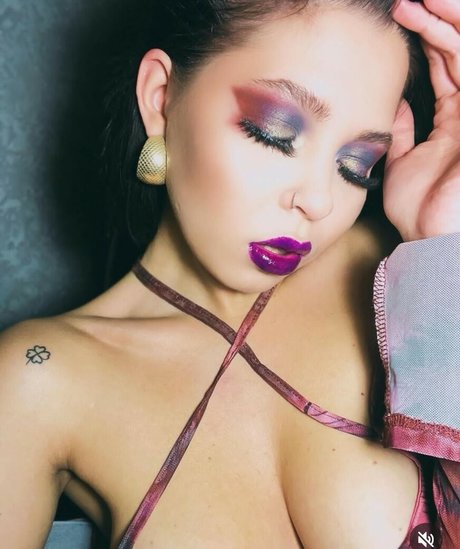 Ilon a n7 model adult galleries