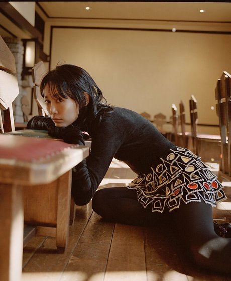 Rinko Kikuchi model top photos