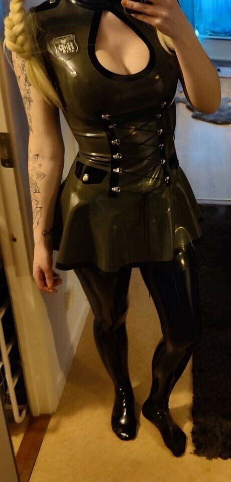 swerubberdoll model erotic gallery