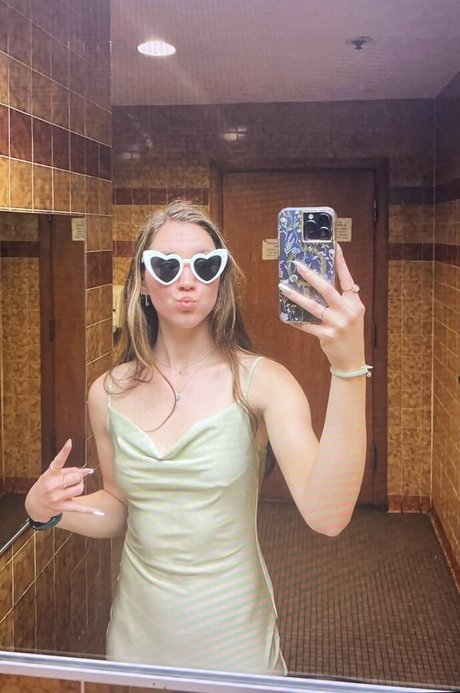 Makayla Turner nude actress gallery