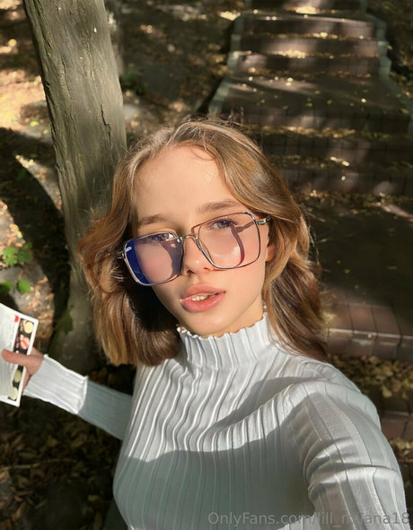 lill milana18 hot model pictures