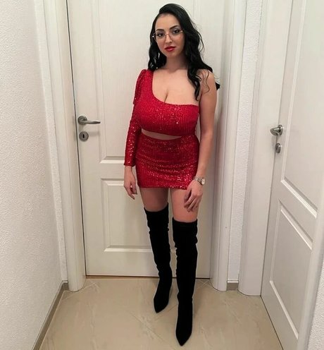 huge natural tits onlyfans porn image