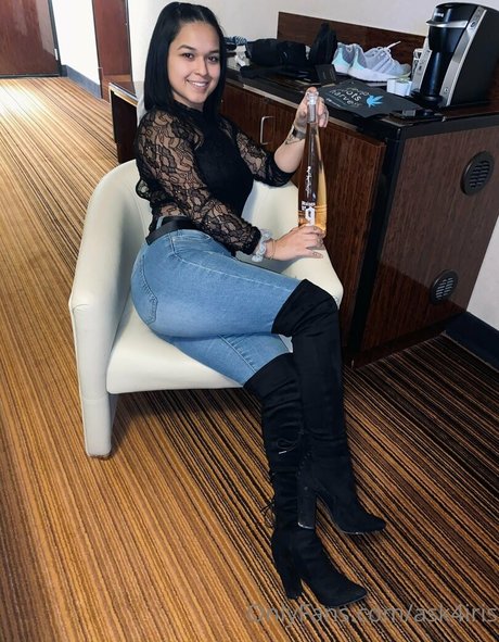 ask4iris pornstar free photo