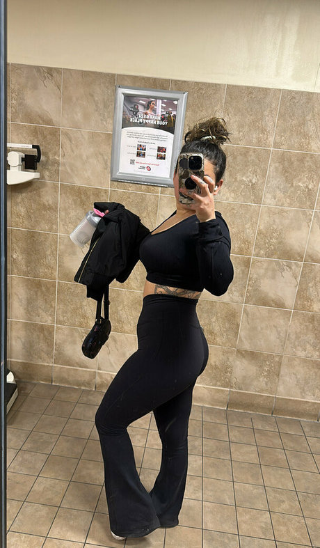 ask4iris model exclusive pic