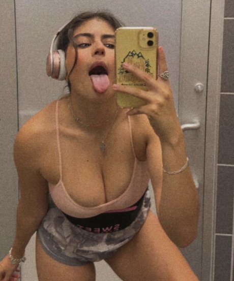 Emiliatorres55 pornstar nudes picture