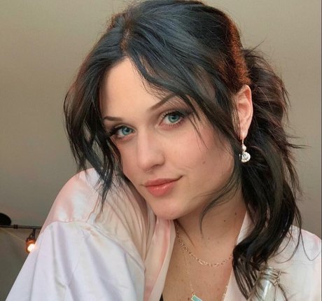 poutyfox top pornstar photos