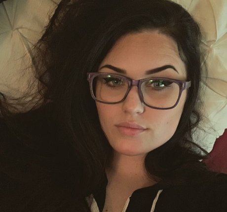 poutyfox high quality actress img