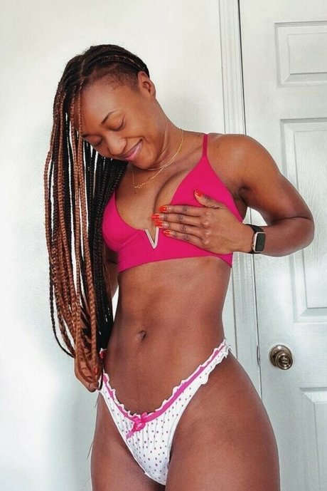 Queen Aminata model erotic pics