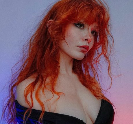 madsfive star nude photo