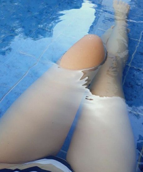 nininplays pretty pornstar img