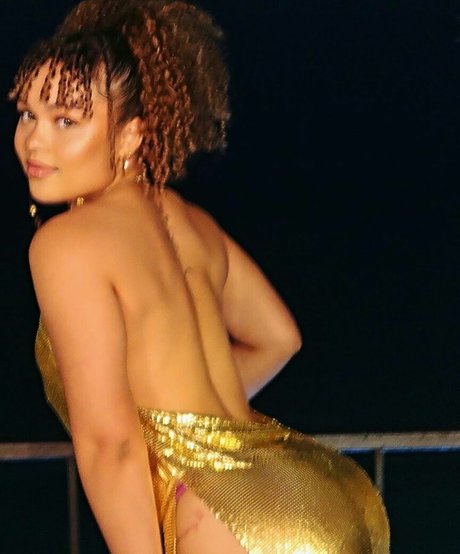 Tahani Anderson hot model gallery