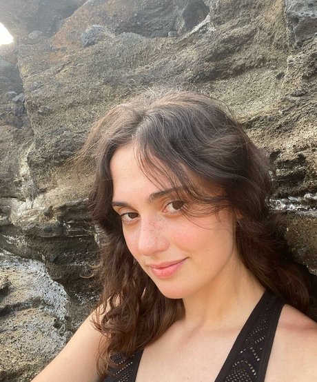 Dev Lemons nice actress pic