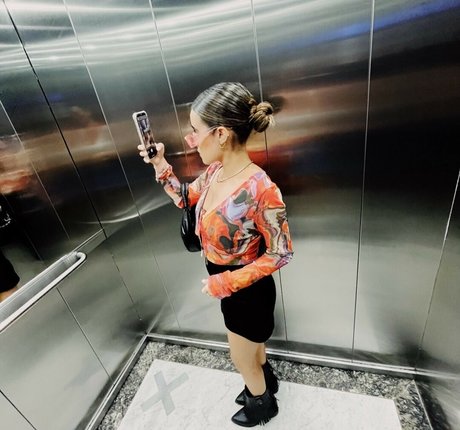 Fernanda Loya Rordriguez model art pic