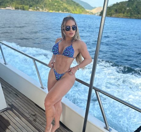 Tatiana Lob o top star img