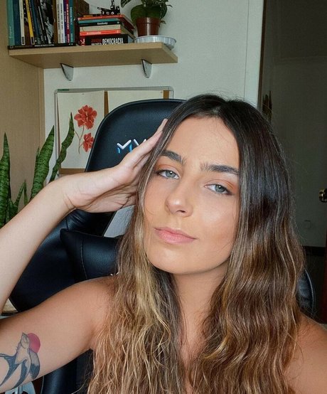 Mariana Karpukovas model exclusive picture