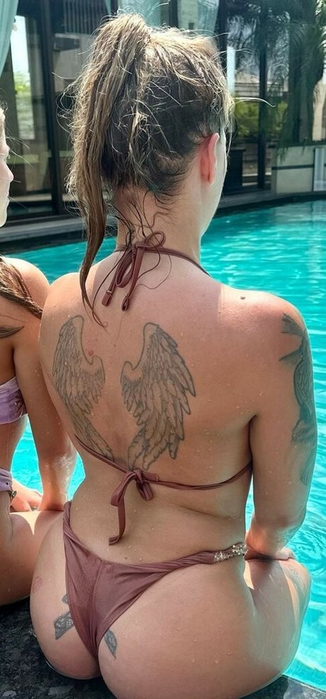 Silvia and Eveline Dellai model best pic