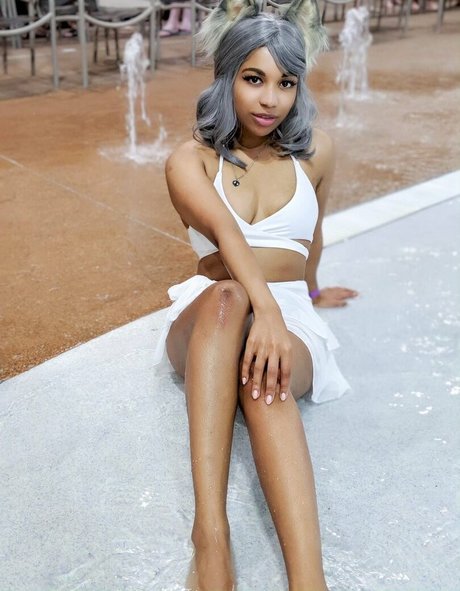 Mica Burton model nudes pics