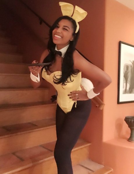 Mica Burton pornstar sexy gallery