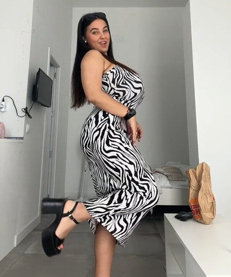 Anneris pretty actress pic