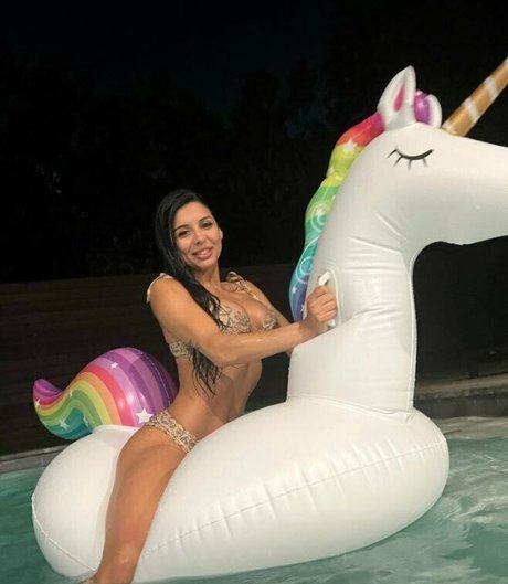 camilavalentinaxo sexy pornstar galleries