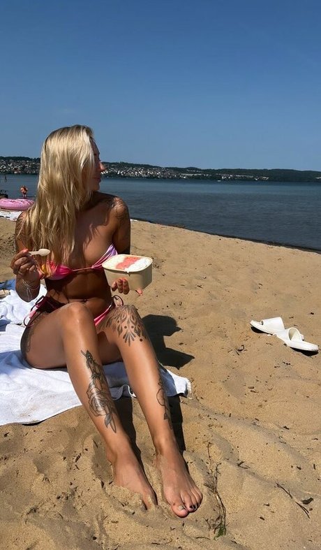 Nicci Hernestig star pretty gallery