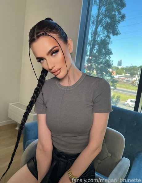 megan brunette star top pic