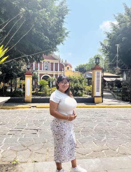 Ari Mar hd actress photos