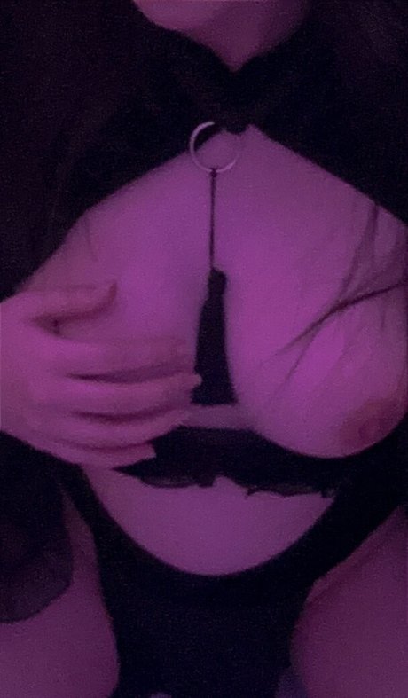 DreamyIzumiVA star top pic