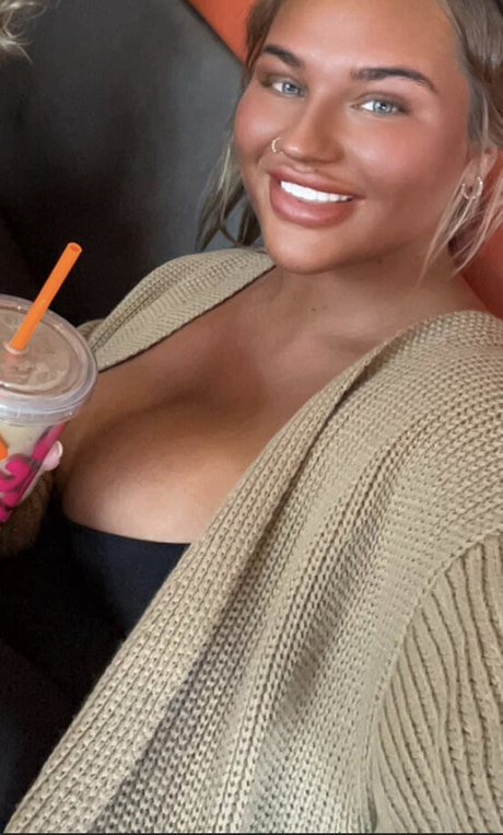 Nicole Barker hd pornstar pictures