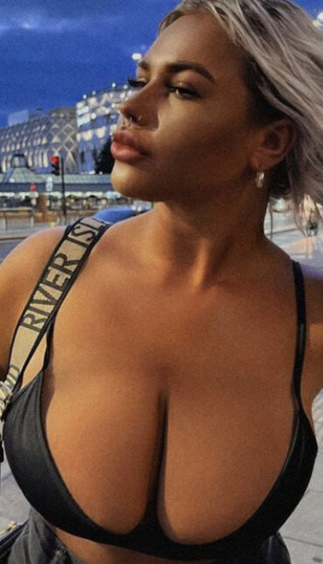 Nicole Barker naked model archive