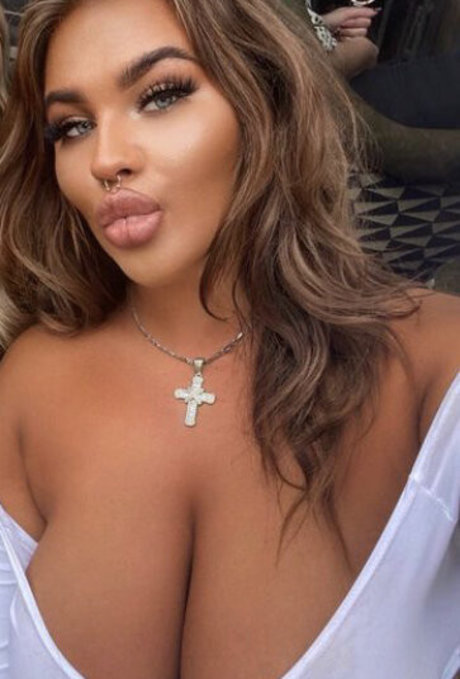 Nicole Barker star sexy photos