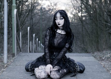 CreepyCassy star adult picture