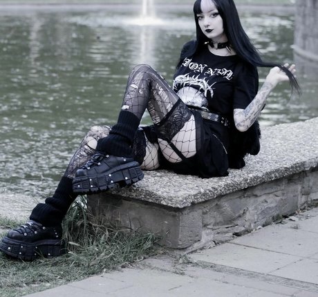 CreepyCassy nude actress gallery