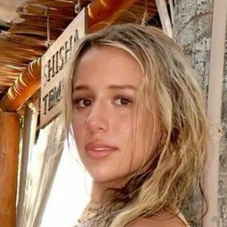 georgiapeach2570 high quality model photo