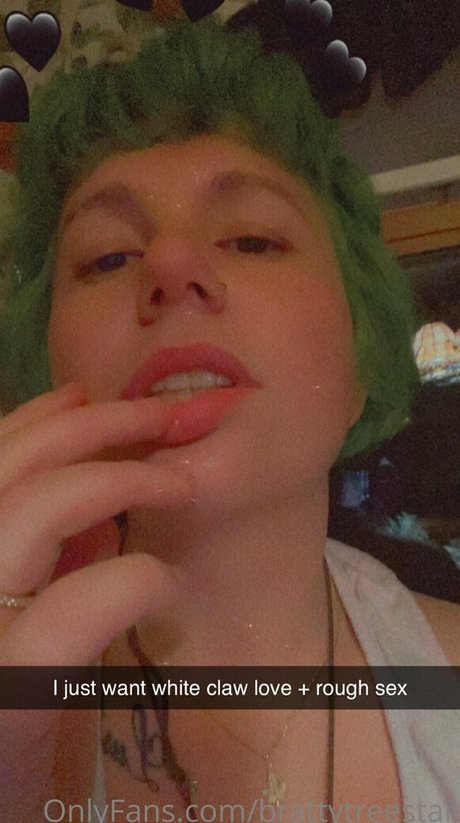 brattytreestar erotic model img