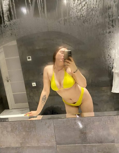 dari toxic top model picture