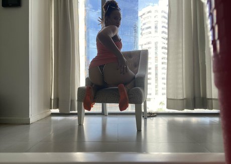 itsdatyaztho model exclusive pic