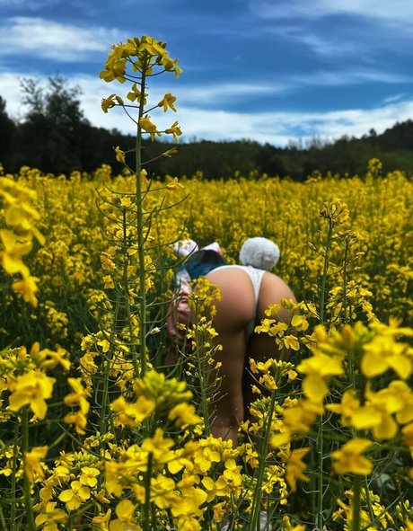 blue0bsessi0n pretty model photo