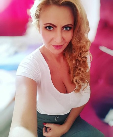 Berina Fati star exclusive photos