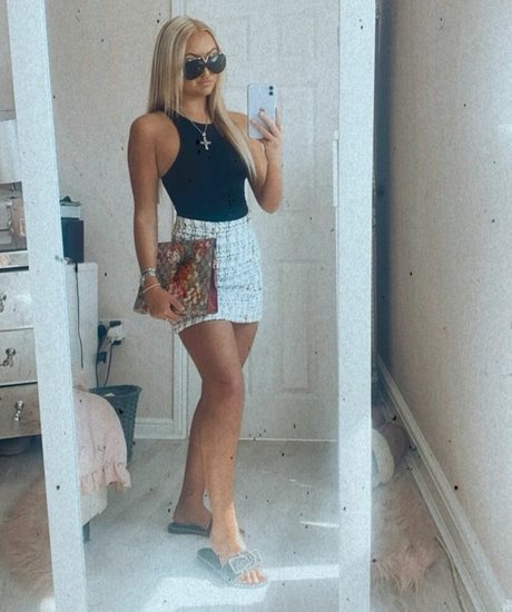 Lily Mcalpine naked actress photos