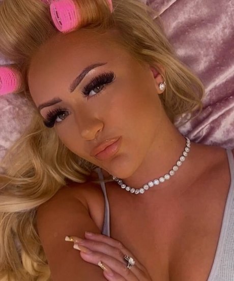 Lily Mcalpine sexy actress pics